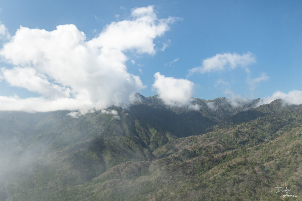 太鼓岩から望む山々