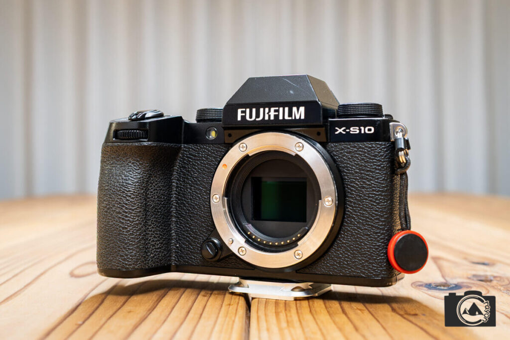 ミラーレスカメラの本体写真