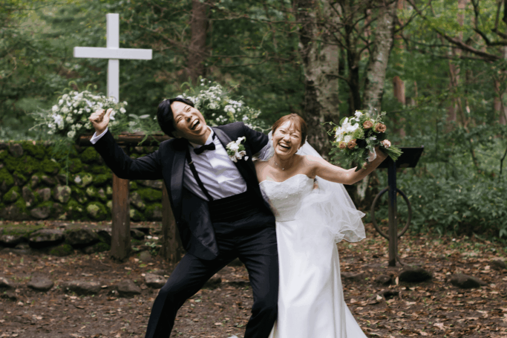 挙式を終えてリラックスする妻と僕