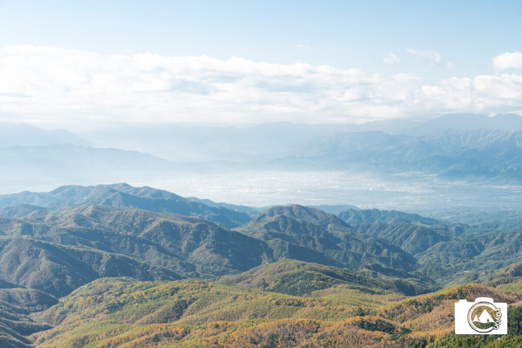 朝陽が差し込む甲府盆地