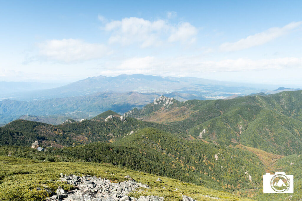 稜線から一望する八ヶ岳と瑞牆山